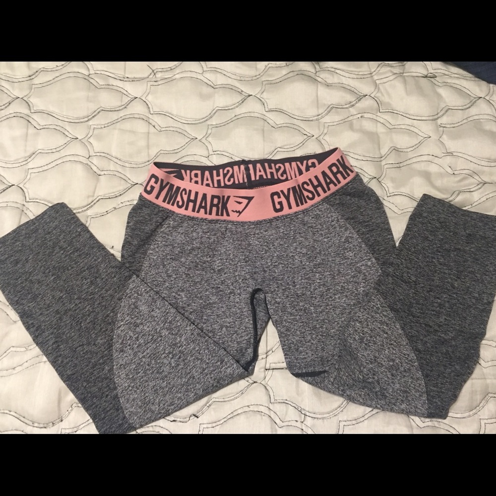 Gymshark 🦈 half calf leggings.